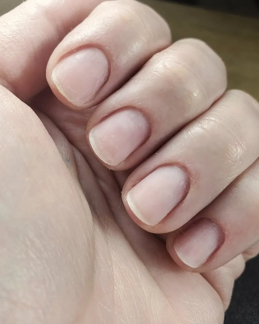 Ongles naturels sains et soignés